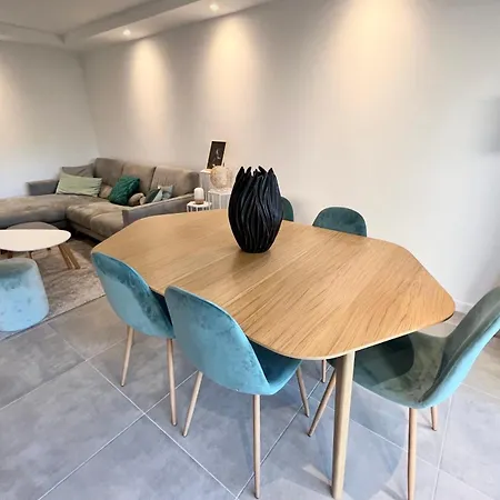 - 4 People - Parking - Swimming Pool Apartment